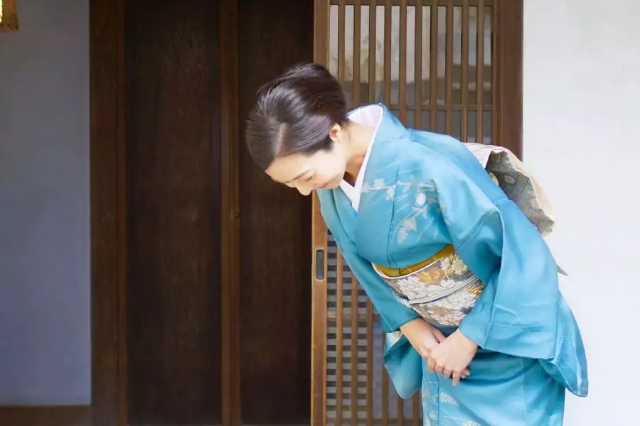 日本の女性は西洋の男性を尊敬する