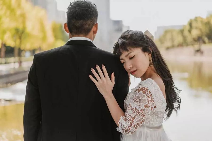 ウェディングドレス選びにおける感情表現 