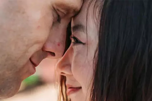 西洋系男性と言語を共有する