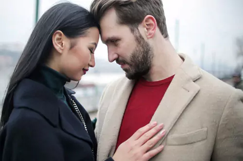 日本人女性と西洋系男性の交際