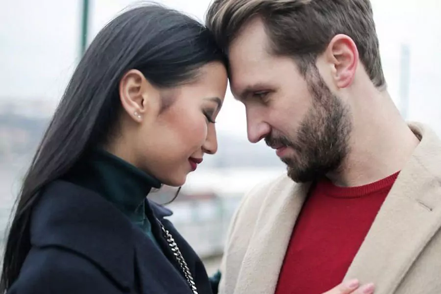 日本人女性は西洋人男性を求める