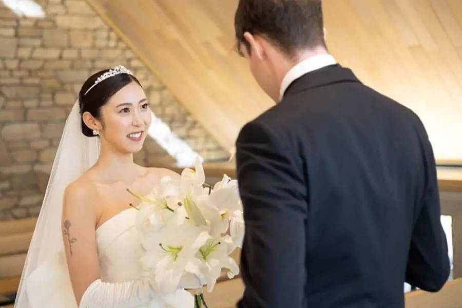 外国人との結婚を信頼する日本人女性